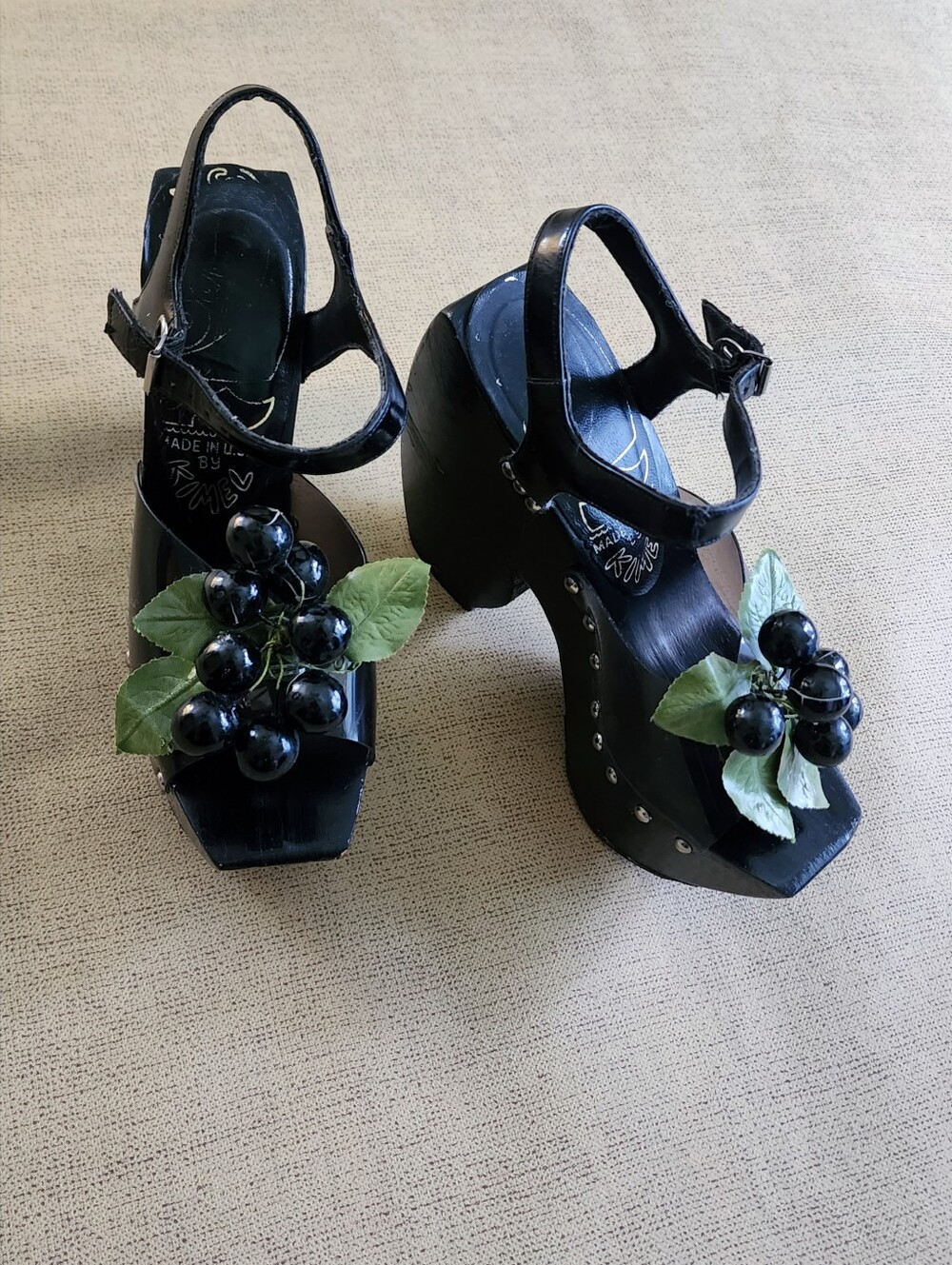 Vintage Platform Heels women 70s Disco Kimel Sabots Carved Wood Shoes - Picture 9 of 11